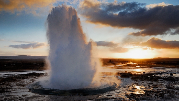 geysir iceland700